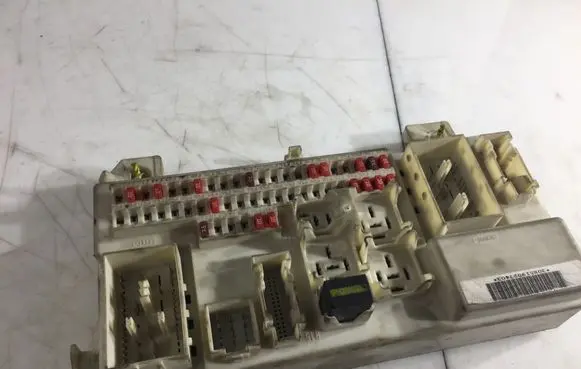 Ford Focus C-MAX Fuse module 30S519027403 4D24431 F0383C