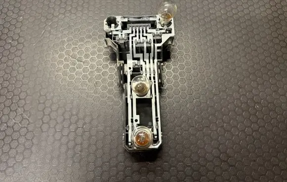 Volkswagen PASSAT B5 Tail light bulb cover holder 3B9945257