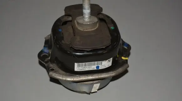 BMW X5 E70 Engine mount bracket 6780653