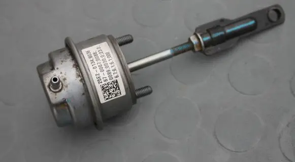 Mazda 3 III Turbo solenoid valve