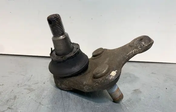 Toyota RAV 4 (XA30) Front ball joint 