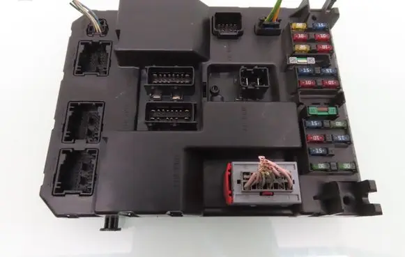Citroen C5 Central body control module 9651197380 9651196680