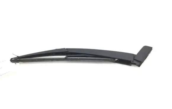 Nissan Juke I F15 Rear wiper blade arm