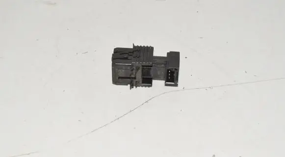 BMW 5 E39 Brake pedal sensor switch 8372647