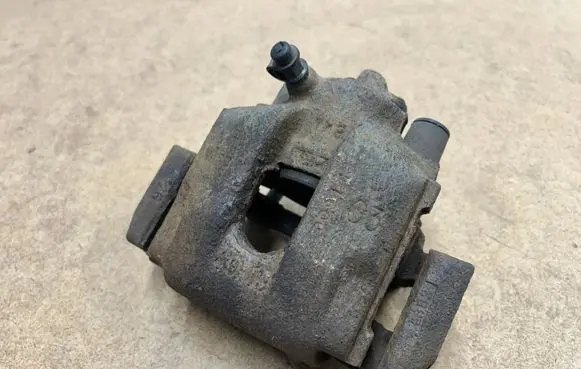 BMW 3 E46 Rear brake caliper 34216758135 6758135 34203414763