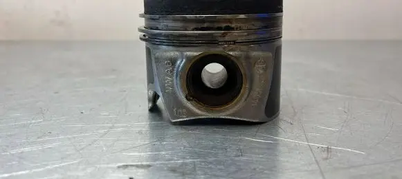Volkswagen Multivan T6 Piston ACH CXE
