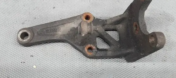 KIA Carnival Power steering pump mounting bracket 