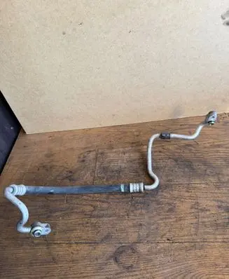 Coolant pipe/hose