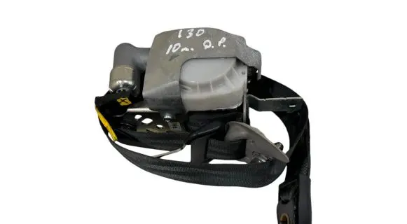 Hyundai i30 Front seatbelt 888202R900 121787 7P1620P