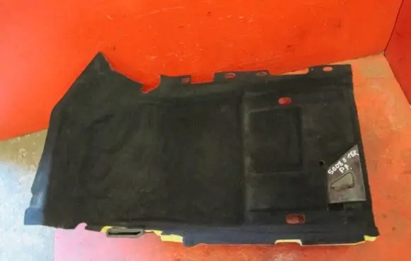 Peugeot 5008 II Interior carpet 