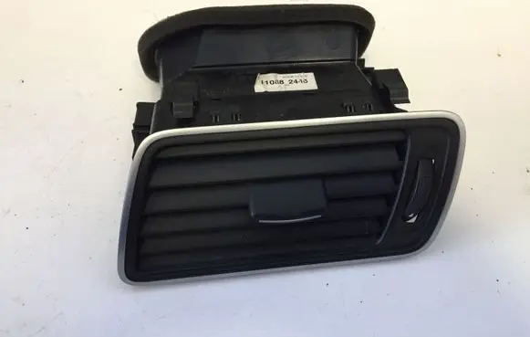 Volkswagen PASSAT B7 Dash center air vent grill 3AC819701A