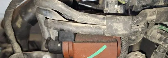 Ford Mondeo MK IV Turbo solenoid valve 14t044