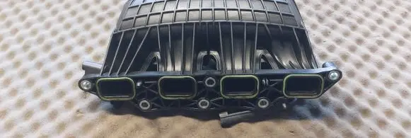Volkswagen Golf V Intake manifold 03C129711Q 0281002401 038906051C