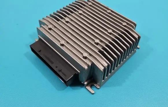 Tesla Model S Sound amplifier 1000350-001-09 IMPRK1412901