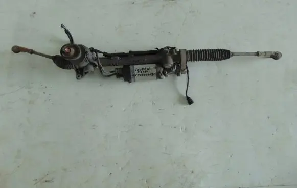 Volkswagen Touran I Steering rack 1K1423051BM