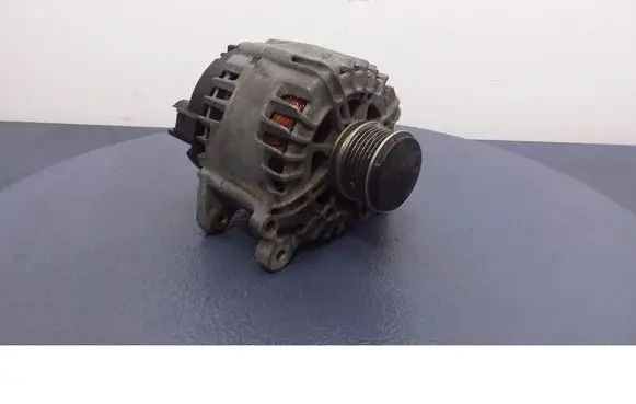 Volkswagen PASSAT B6 Generator/alternator 03L903023F