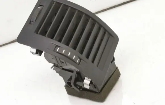 Skoda Octavia Mk2 (1Z) Dashboard side air vent grill/cover trim 1Z0819701