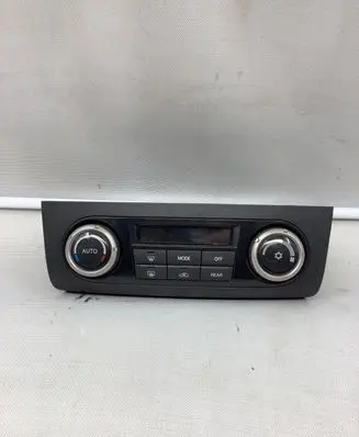 Mitsubishi Pajero Climate control unit 7820A132XA