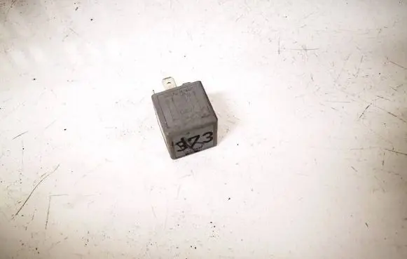 Skoda Superb B5 (3U) Other relay 8d0951253a v23134-b52-x301
