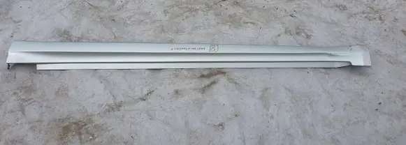 Mercedes-Benz A W169 Front sill (body part) A1696101908