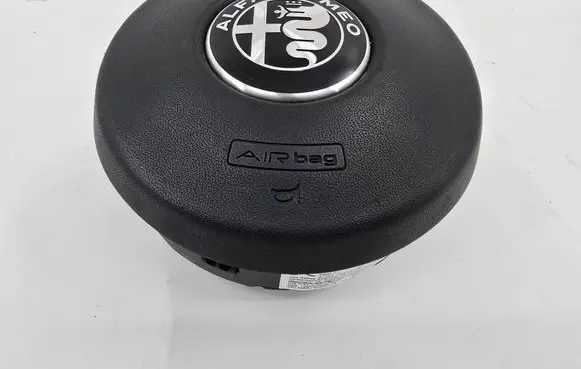 Alfa Romeo Giulia Steering wheel airbag 01561246940 121465479 0589P1B