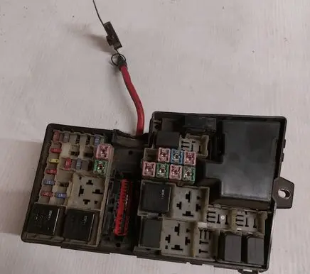 Volvo V50 Fuse box set 8688040 518818000 0905