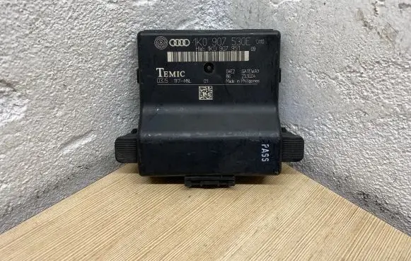 Volkswagen PASSAT B7 Gateway control module 1K0907530E 1K0907951