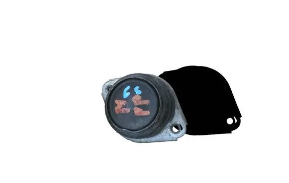 Engine mount vacuum valve