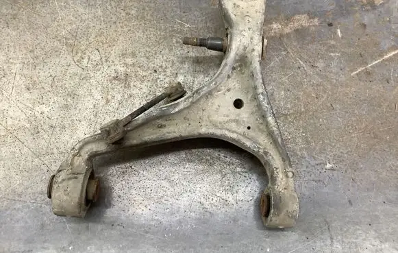 Front lower control arm/wishbone