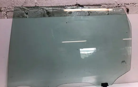 Nissan Rogue Rear door window glass DOT15