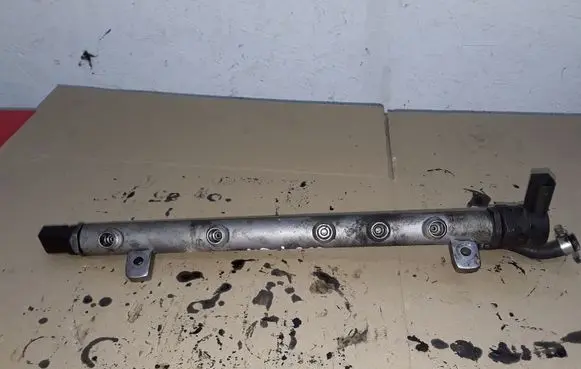 Mercedes-Benz A W169 Fuel main line pipe A6400702395 0733800560 A6110780449