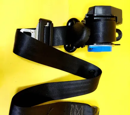 Chrysler Voyager Front seatbelt 04615