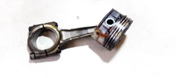 Citroen Xsara Piston with connecting rod