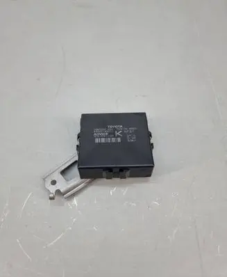 Toyota RAV 4 (XA50) Parking PDC control unit/module 8905042010