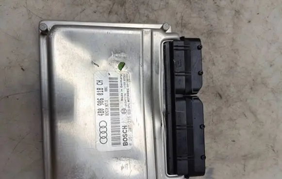 Audi A4 S4 B5 8D Engine control unit/module 4B0906018CH 0261207216 26SA7176