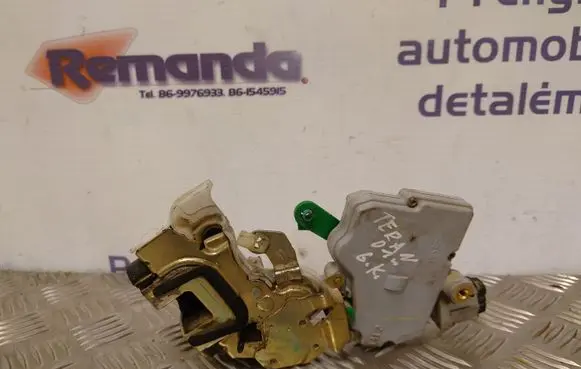 Nissan Terrano Rear door lock