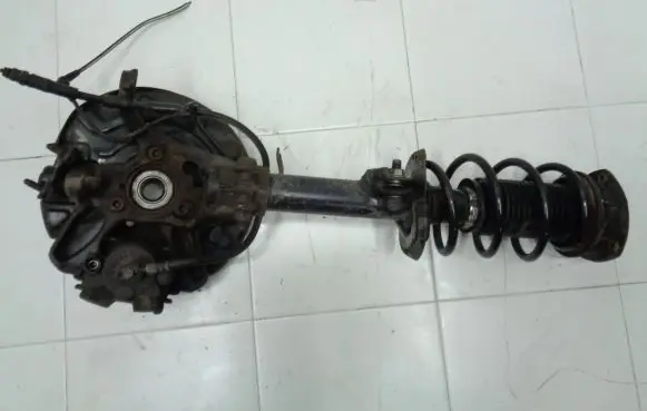 Volkswagen Golf VII Front wheel hub spindle knuckle
