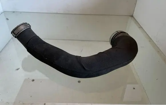 Intercooler hose/pipe