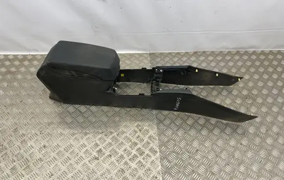 Subaru Outback Center console 
