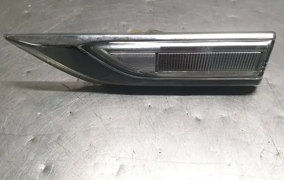 Volkswagen Caddy Front fender indicator light 2K5949101 2K5949101A