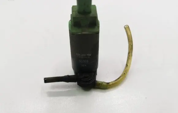 Peugeot 206 Windscreen/windshield washer pump
