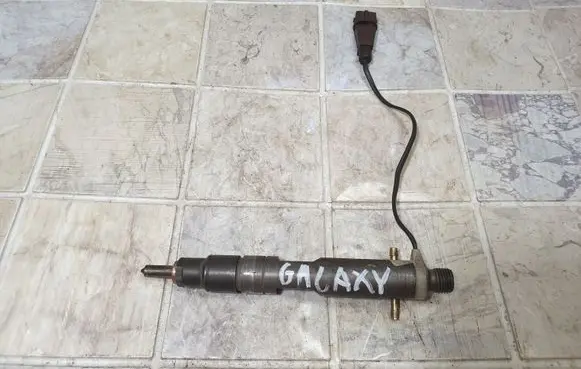 Ford Galaxy Fuel injector 028130201J