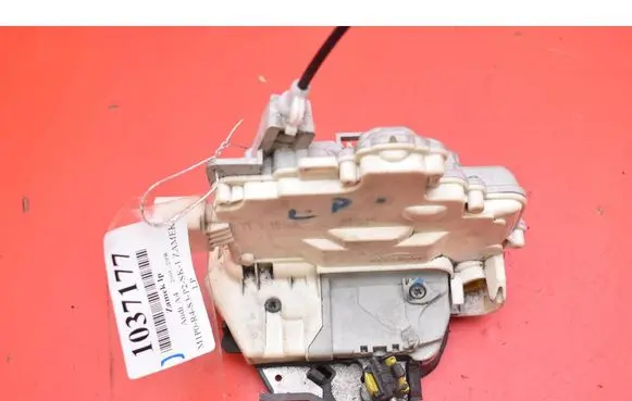 Audi A4 S4 B7 8E 8H Front door lock 8E1837015AA