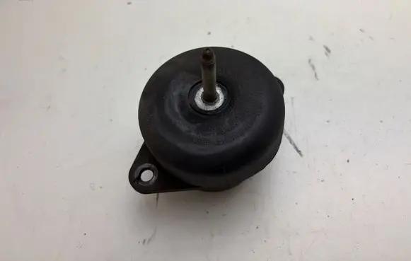 Ford Mustang V Engine mount bracket