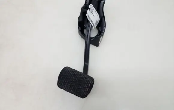 Mercedes-Benz GLK (X204) Brake pedal A2042902001