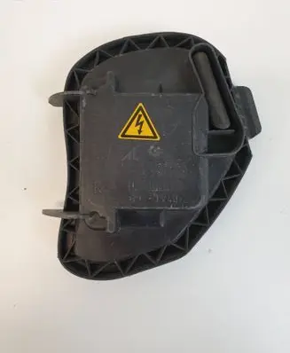 Volkswagen Touran I Headlight/headlamp dust cover 1305239235