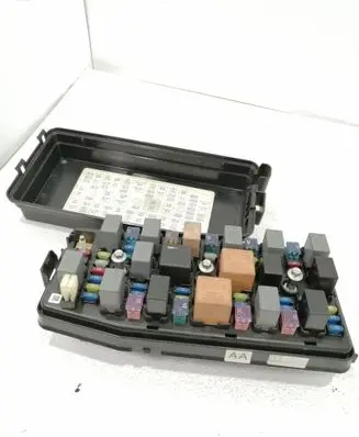 Chevrolet Captiva Fuse box set 96821095