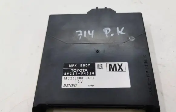 Toyota C-HR I Comfort/convenience module 89221F4020