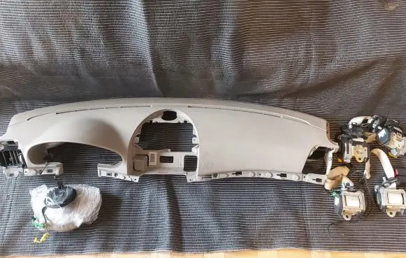 Mercedes-Benz E W211 Dashboard