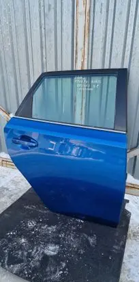 Toyota Auris E180 Rear door